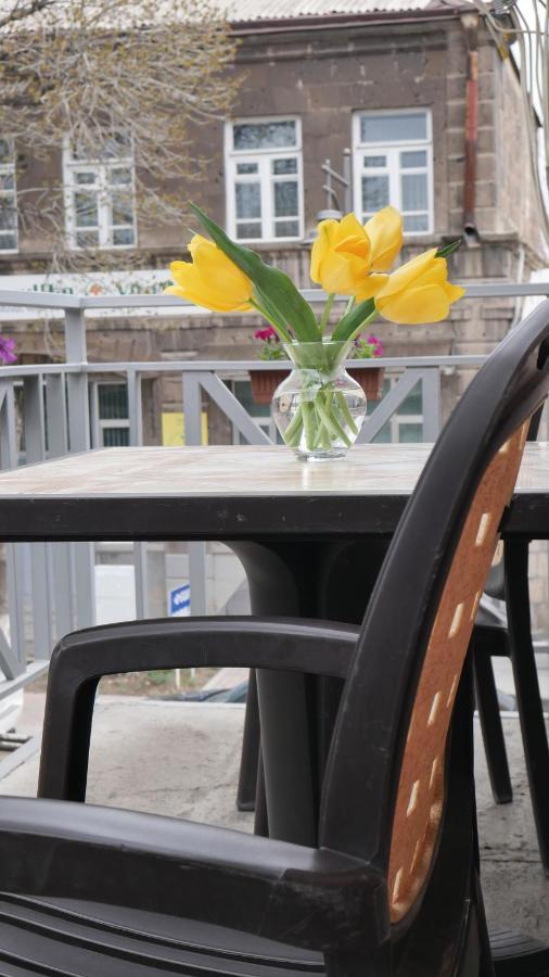 Gyumri Guest House Bagian luar foto